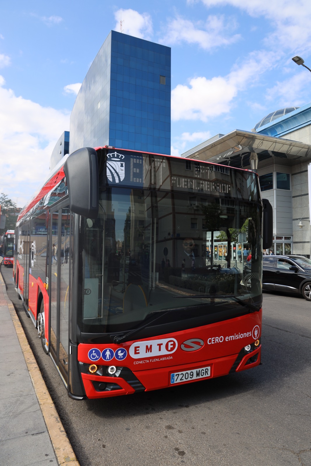 FUENLABRADA) Los primeros autobuses eléctricos de la EMTF circulan ya a modo de prueba - alcabodelacalle